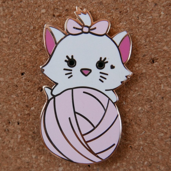 Marie Kitten Enamel Pin - Picture 1 of 3